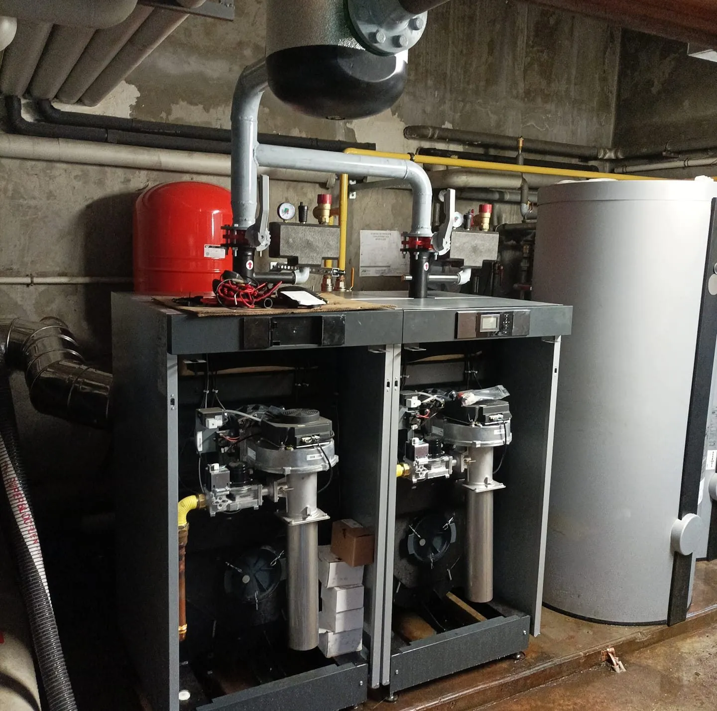 Chaufferie d’immeuble : deux chaudières gaz en cascade et ballon